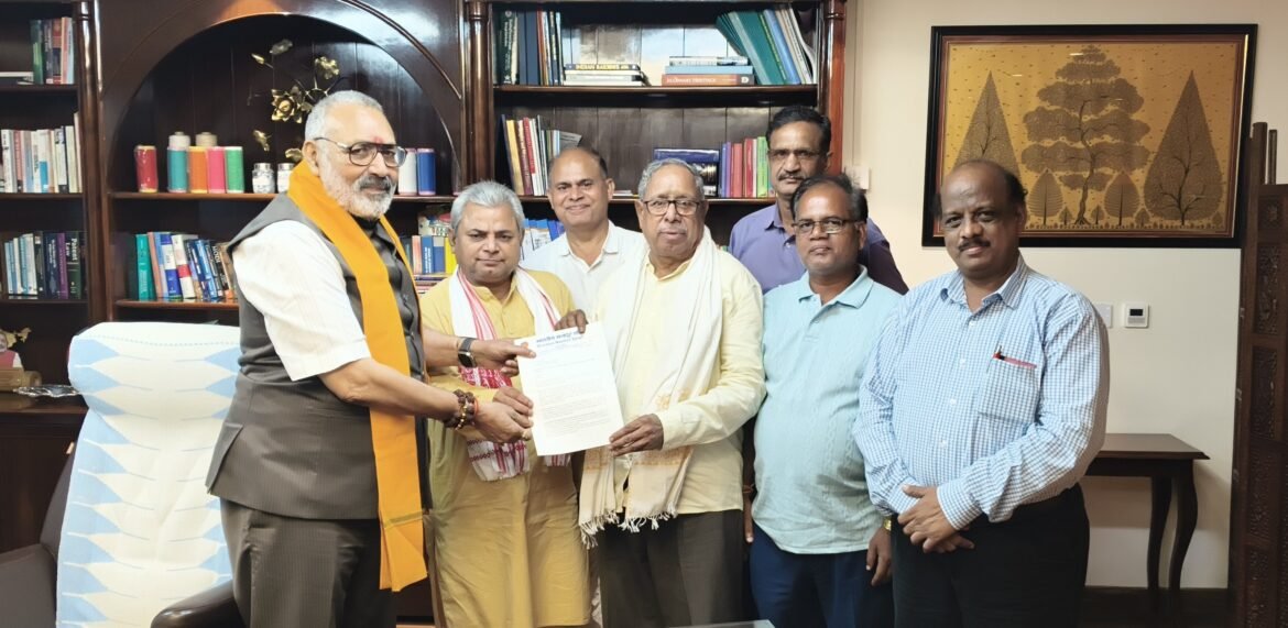 Bharatiya Mazdoor Sangh (BMS) met Hon. Textile Minister Shri Giriraj Singh on 1st September 2026 and discussed different problems related to the textile sector.